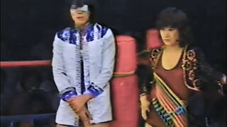 全日本女子プロレス　ジャッキー佐藤、ルーシー加山 vs 池下ユミ、モンスター•リッパー　1979年　東大阪市私立中央体育館
