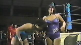 全日本女子プロレス　ライオネス飛鳥 vs デビル雅美　1984年　綾瀬市立体育館