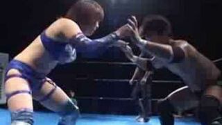 Kana VS Munenori Sawa (mixed gender pro-wrestling match in Japan)　華名vs澤宗紀