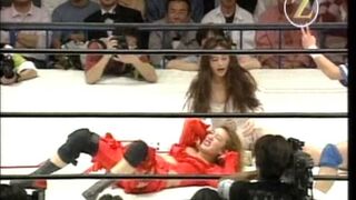 Mayumi Ozaki vs Cuty Suzuki ( Part 1 )