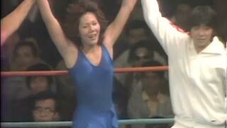 Maki Ueda vs Jumbo Miyamoto 11/1/1976 - AJW